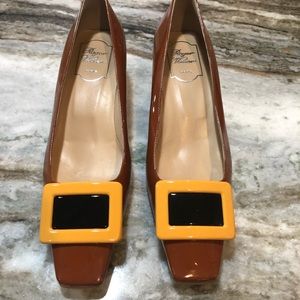 Roger Vivier Decollette Belle Patent Pumps, 38.5